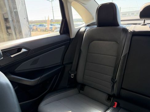 Used 2025 Volkswagen Jetta SE image 38