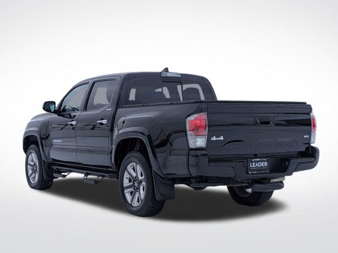 Used 2019 Toyota Tacoma Limited AWD/4WD image 5