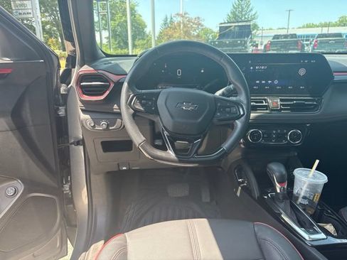 Used 2024 Chevrolet TrailBlazer RS w/ Convenience Package AWD/4WD image 13
