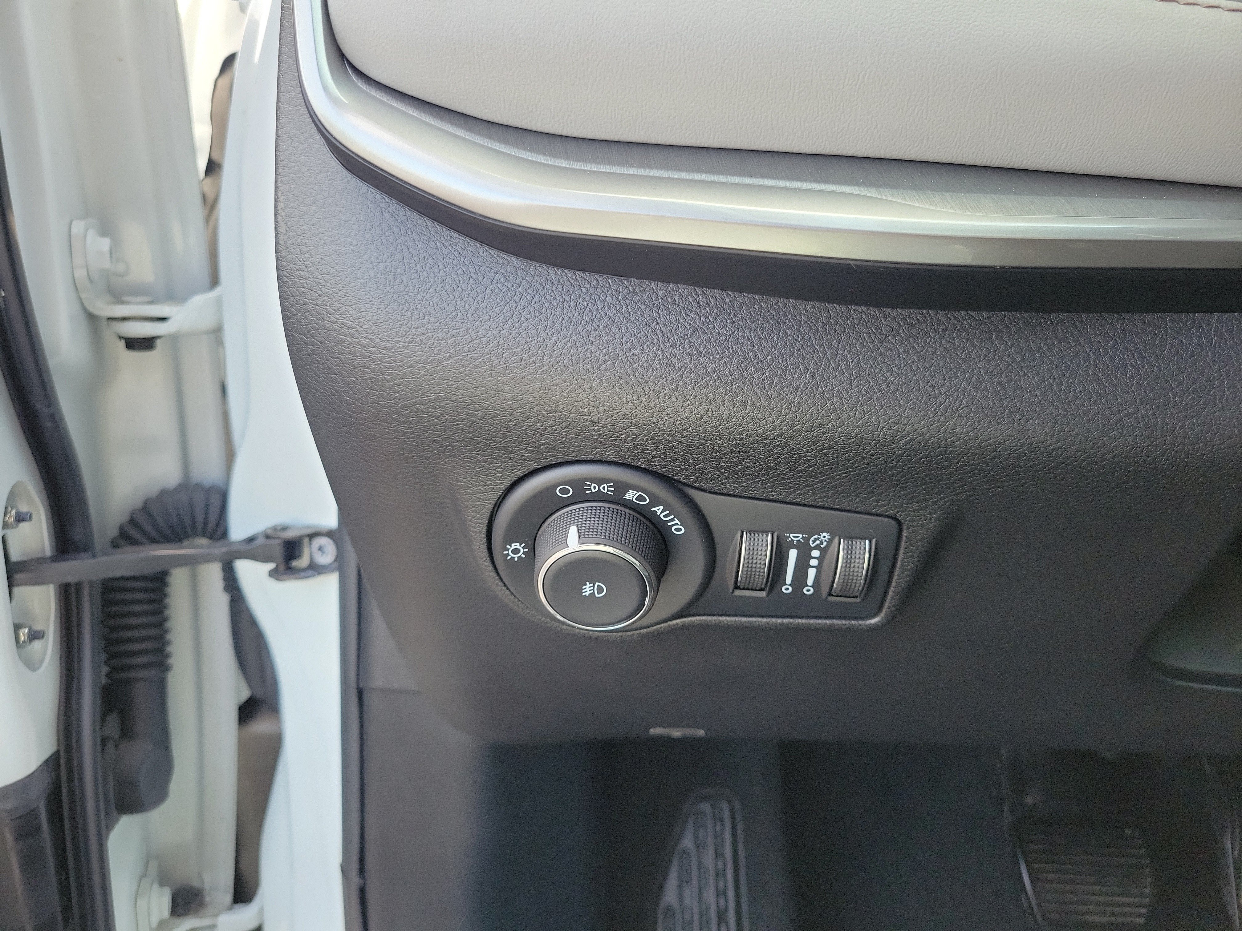 Used 2025 Jeep Compass Limited AWD/4WD image 20