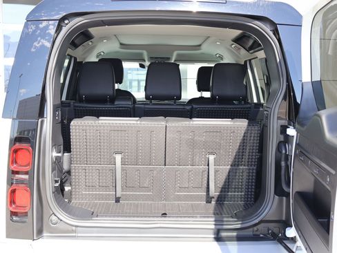Certified 2023 Land Rover Defender 110 S AWD/4WD image 29