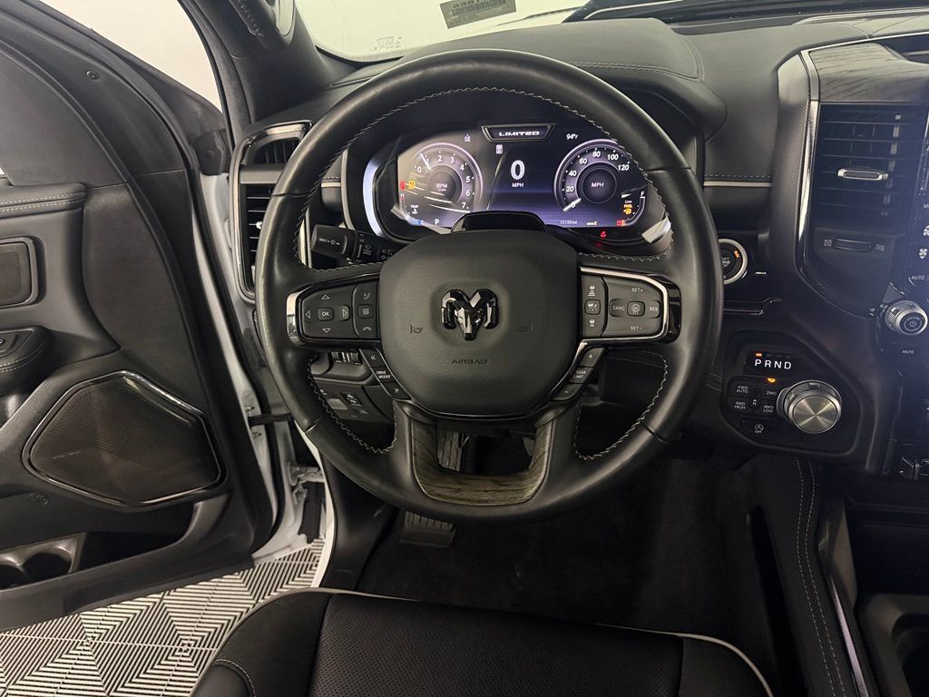 Used 2025 RAM 1500 Limited AWD/4WD image 14