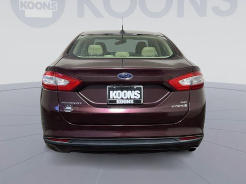 Used 2013 Ford Fusion SE image 2
