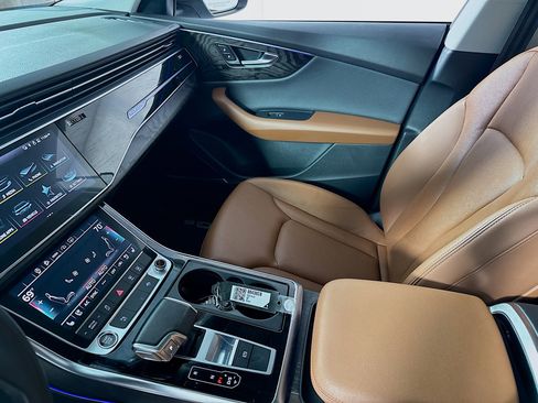 Used 2022 Audi Q8 Premium Plus w/ Premium Plus Package image 27