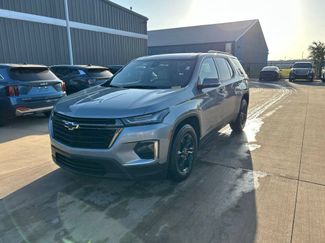 Used 2023 Chevrolet Traverse LS w/ Midnight/Sport Edition FWD video 1