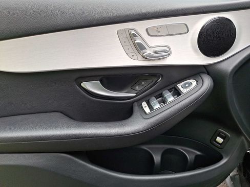 Used 2022 Mercedes-Benz GLC 300 4MATIC image 9