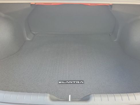 Certified 2026 Hyundai Elantra SE FWD image 28
