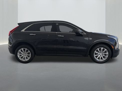 Used 2023 Cadillac XT4 Luxury w/ Driver Awareness Package image 3