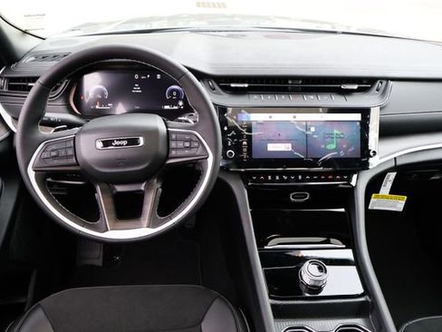 New 2026 Jeep Grand Cherokee Altitude image 12