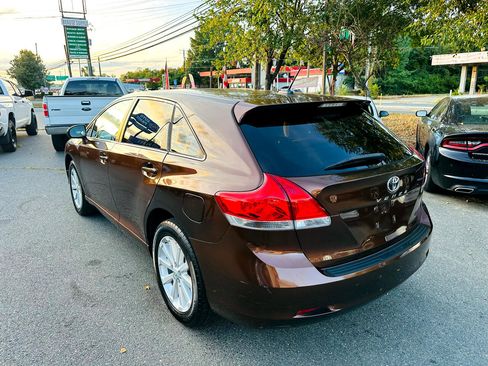 Used 2010 Toyota Venza image 4