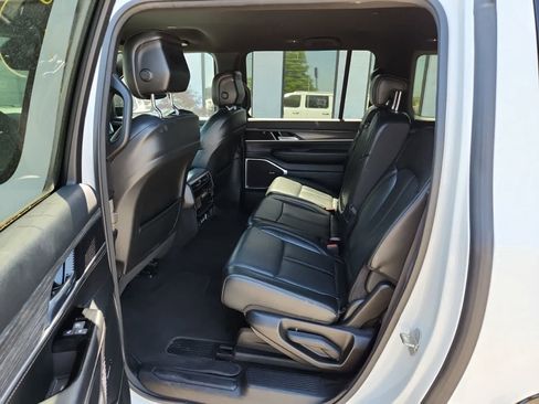 Used 2023 Jeep Wagoneer L Series II AWD/4WD image 26