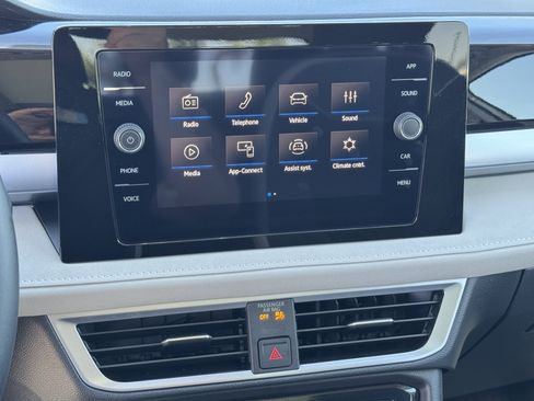 Used 2025 Volkswagen Taos SE image 25