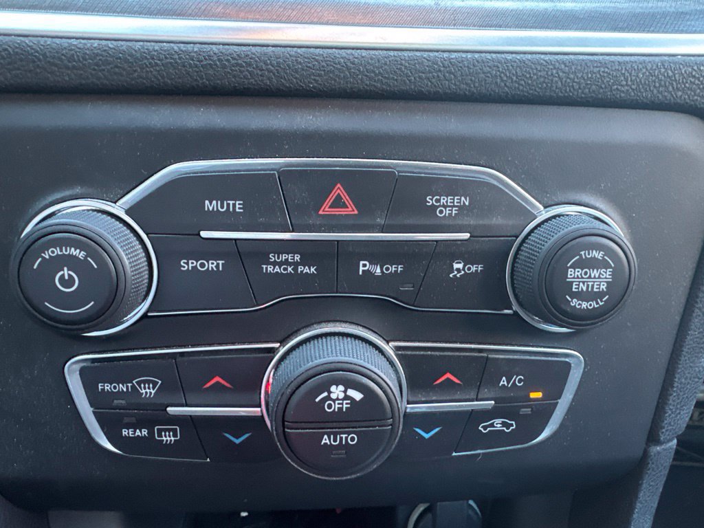 Used 2018 Dodge Charger R/T RWD image 15