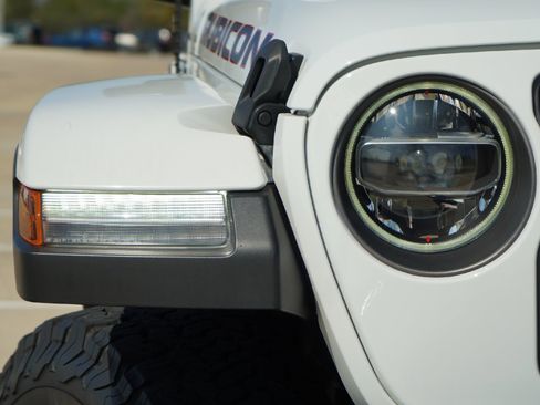 Used 2022 Jeep Wrangler Unlimited Rubicon w/ LED Lighting Group image 2