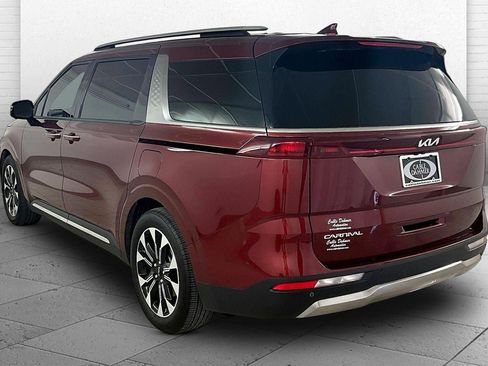 Used 2023 Kia Carnival SX image 4