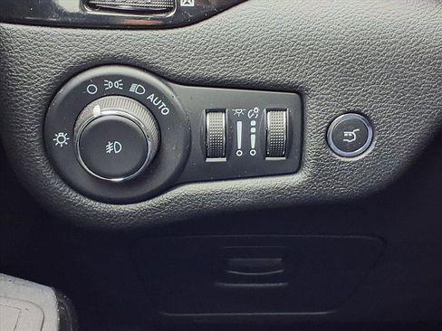 Certified 2023 Jeep Cherokee Altitude Lux image 18