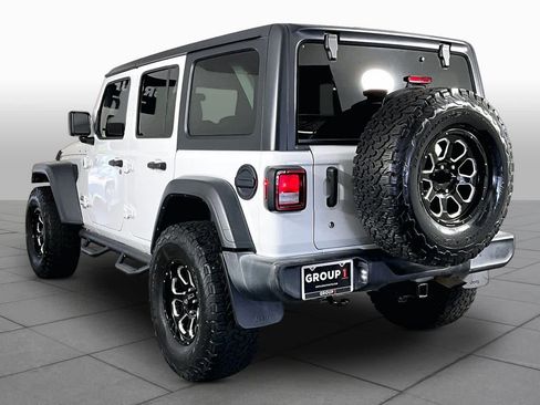 Used 2018 Jeep Wrangler Unlimited Sport S AWD/4WD image 11