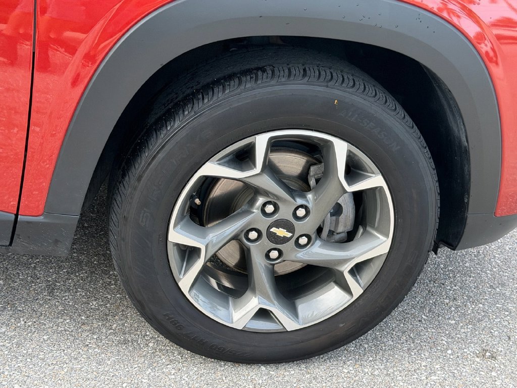 Used 2024 Chevrolet Trax LT w/ Driver Confidence Package FWD image 8
