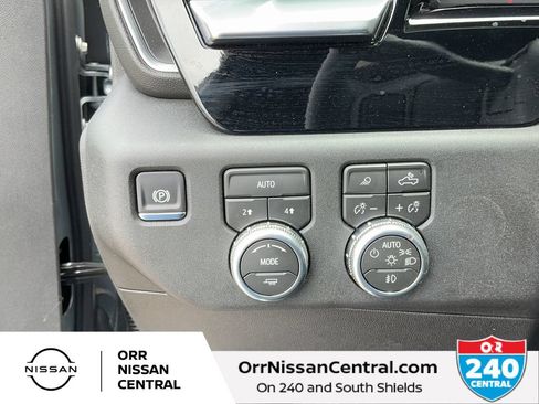 Used 2026 GMC Sierra 1500 SLT AWD/4WD image 18