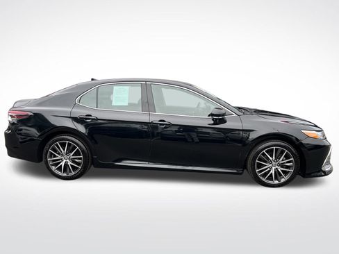 Used 2021 Toyota Camry XLE FWD image 10