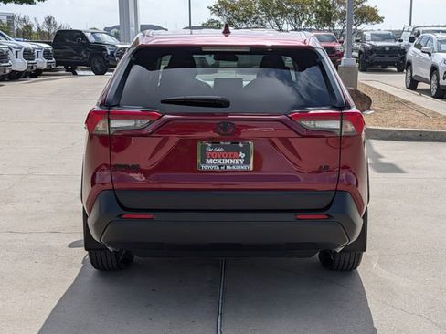 Used 2024 Toyota RAV4 LE FWD image 7