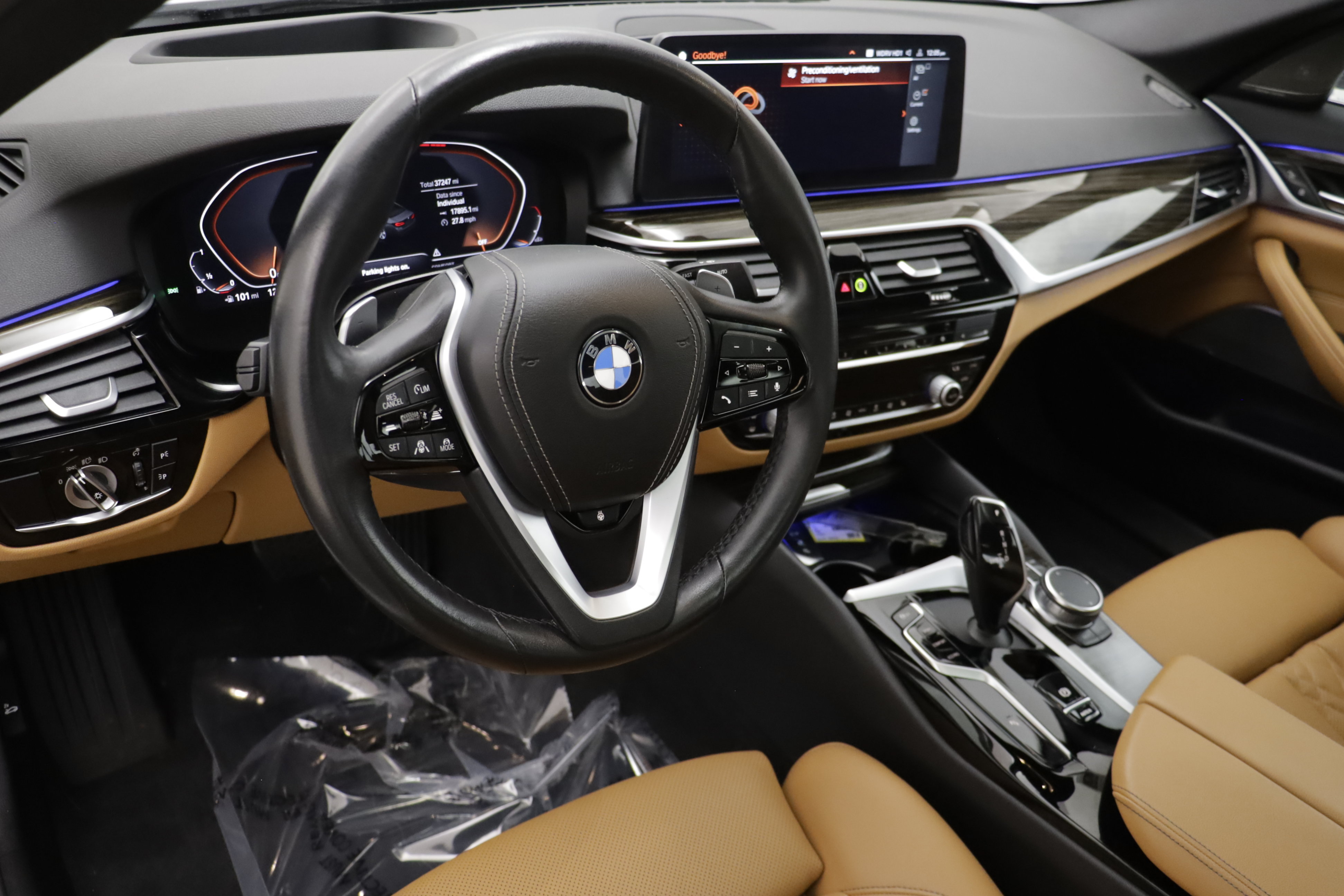 Used 2023 BMW 530i xDrive w/ Premium Package AWD/4WD image 6