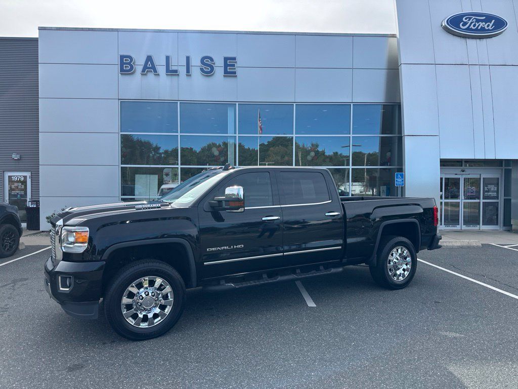 Used 2017 GMC Sierra 2500 Denali w/ Duramax Plus Package AWD/4WD image 1