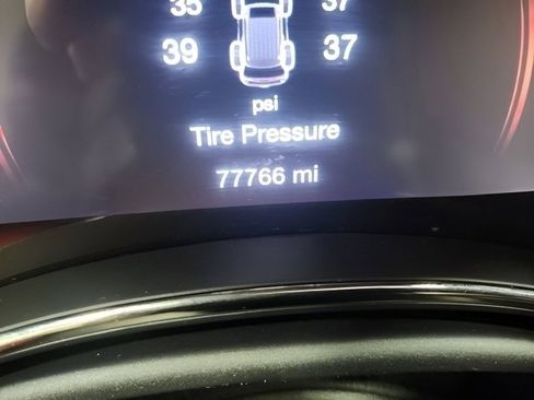Used 2018 Dodge Durango R/T w/ Technology Group AWD/4WD image 32