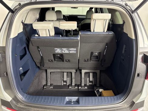 New 2026 Kia Carnival EX FWD image 22