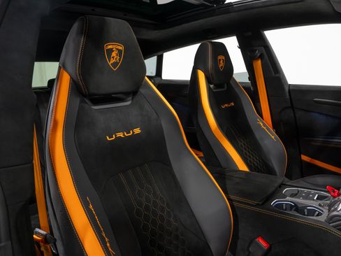 Used 2024 Lamborghini Urus Performante AWD/4WD image 68