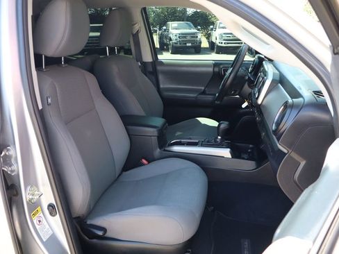 Used 2016 Toyota Tacoma SR5 image 39