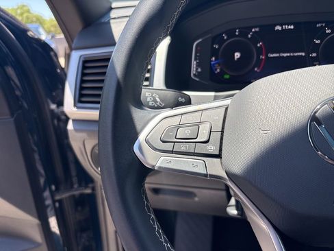 Used 2022 Volkswagen Atlas Cross Sport SE FWD image 24