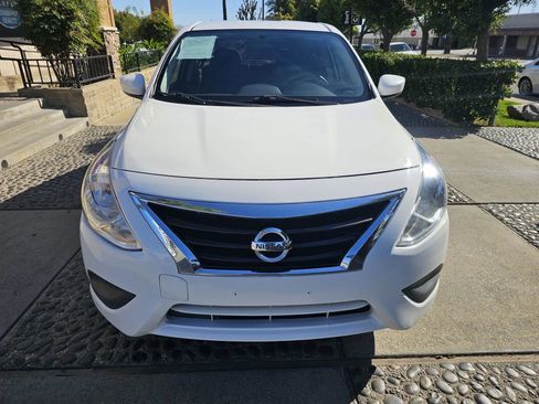 Used 2019 Nissan Versa SV FWD image 2