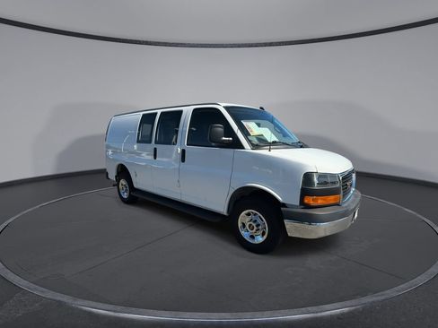 Used 2024 GMC Savana 2500 w/ Driver Convenience Package RWD image 2