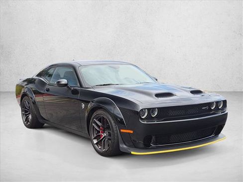 Used 2023 Dodge Challenger SRT Hellcat RWD image 3