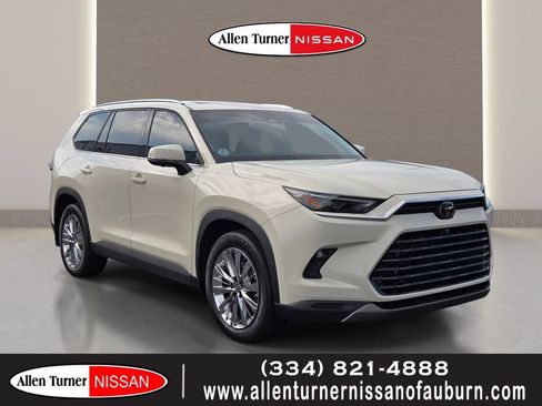 Used 2024 Toyota Grand Highlander AWD image 1