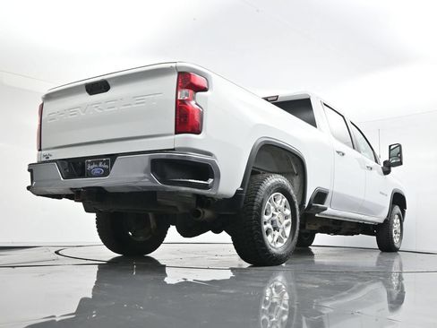 Used 2023 Chevrolet Silverado 2500 LT AWD/4WD image 47