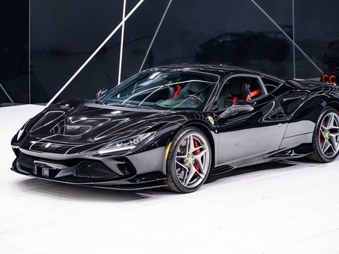 Used 2022 Ferrari F8 Tributo RWD image 2