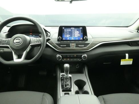 New 2026 Nissan Altima 2.5 SV AWD/4WD image 11