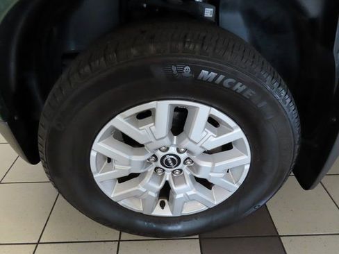 Used 2022 Nissan Frontier SV image 15