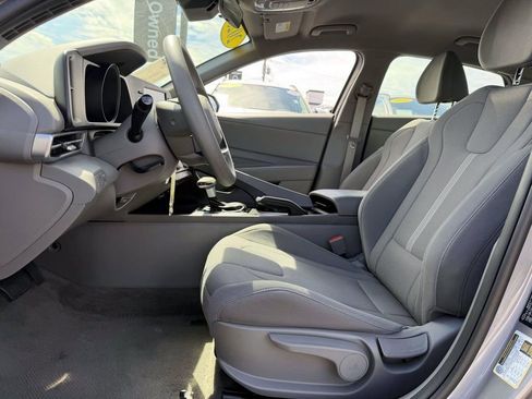Certified 2023 Hyundai Elantra SE w/ Preferred Accessory Package FWD image 16