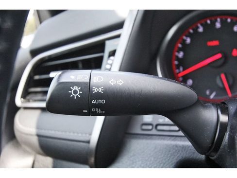 Used 2021 Toyota Camry XSE FWD image 20