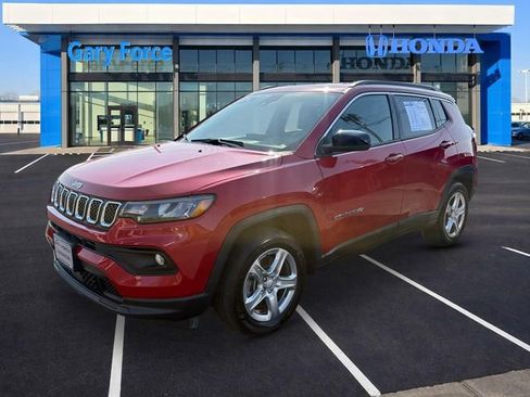 Used 2024 Jeep Compass Latitude AWD/4WD image 4