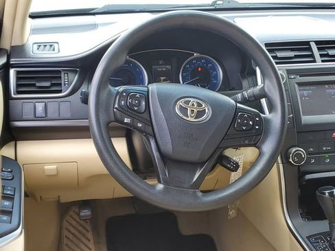 Used 2016 Toyota Camry LE FWD image 12