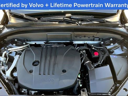 Used 2022 Volvo XC60 B5 Momentum image 12