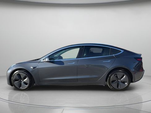 Used 2018 Tesla Model 3 Long Range image 17