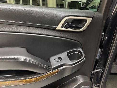 Used 2016 GMC Yukon Denali image 40