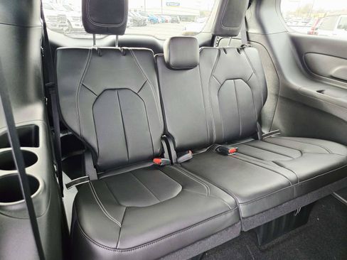 New 2026 Chrysler Pacifica Select w/ S Appearance Package FWD image 16