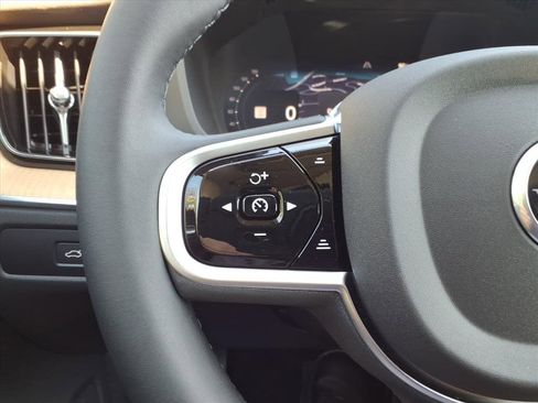 New 2026 Volvo XC60 B5 Plus w/ Protection Package Premier image 25