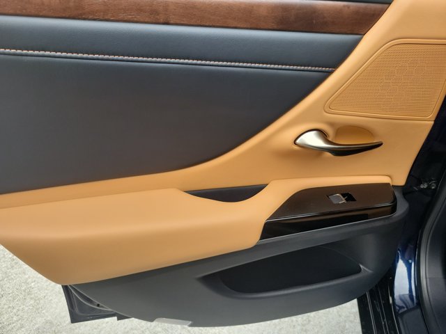 Used 2024 Lexus ES 350 w/ Premium Package FWD image 13